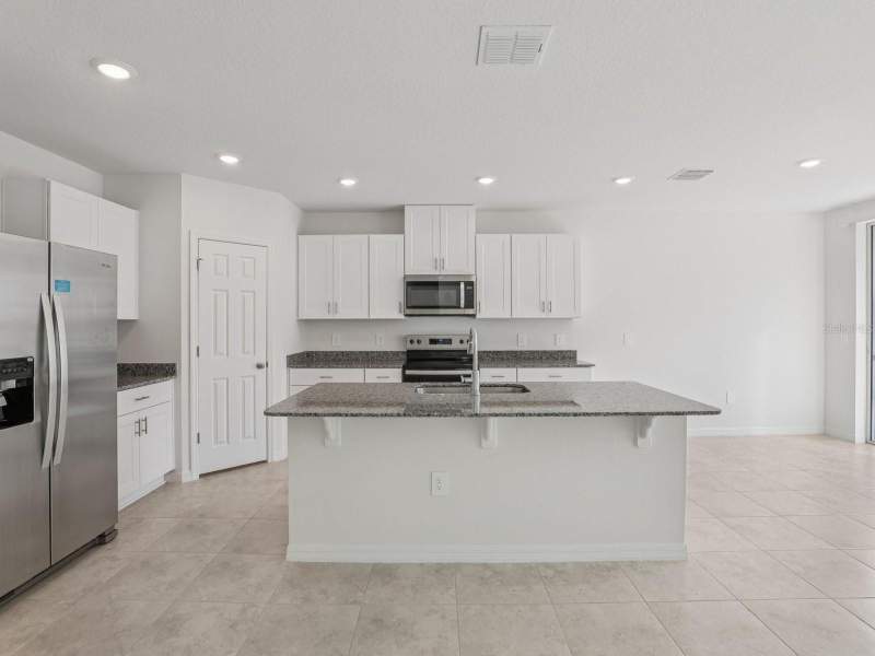 4 bedroom Single Family Residence at 2896 Wild Olive Drive, The Reserve At Twin Lakes, St Cloud — photo 5