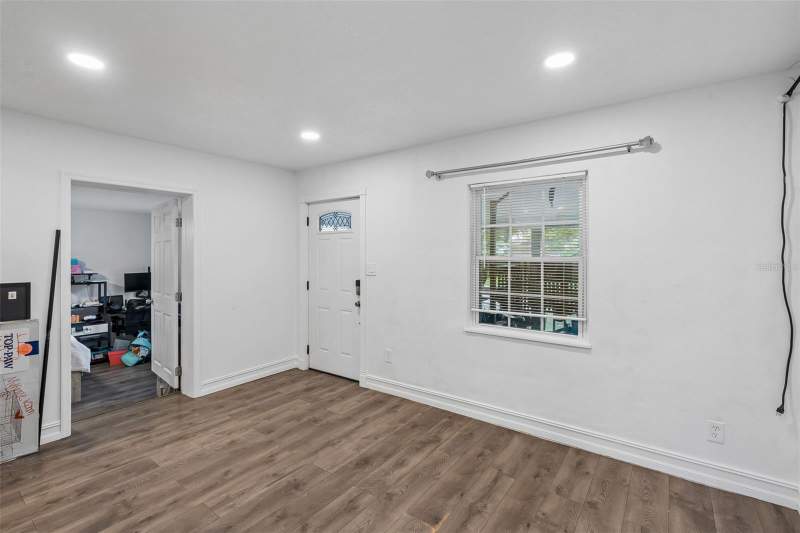 3 bedroom Single Family Residence at 526 E Jessup Avenue, Wildmere, Longwood — photo 2