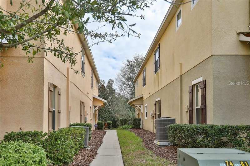 2 bedroom Townhouse at 4620 Chatterton Way, Magnolia Park Central Ph 09, Riverview — photo 1