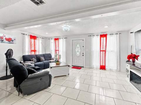 6819 32nd Avenue, Tampa FL - photo 6 of 6
