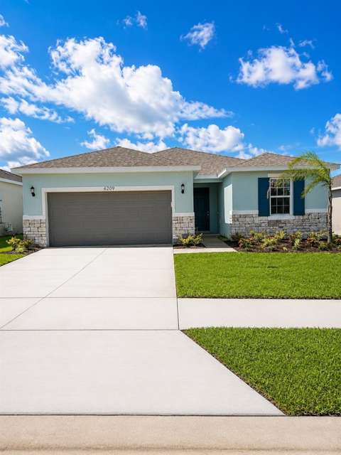 6209 Sanders Grove Circle, home for sale in Okahumpka 34762