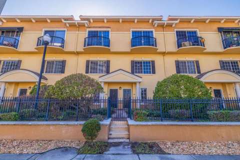 5252 W Kennedy Boulevard, home for sale on W Kennedy Boulevard