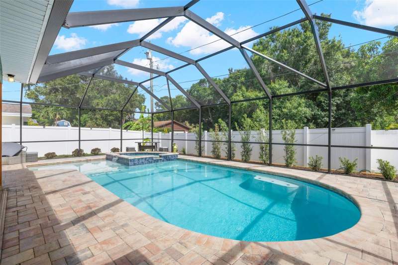 3 bedroom Single Family Residence at 2405 SUMMERLIN DRIVE, MORNINGSIDE ESTATES UNIT 6B, CLEARWATER — photo 3