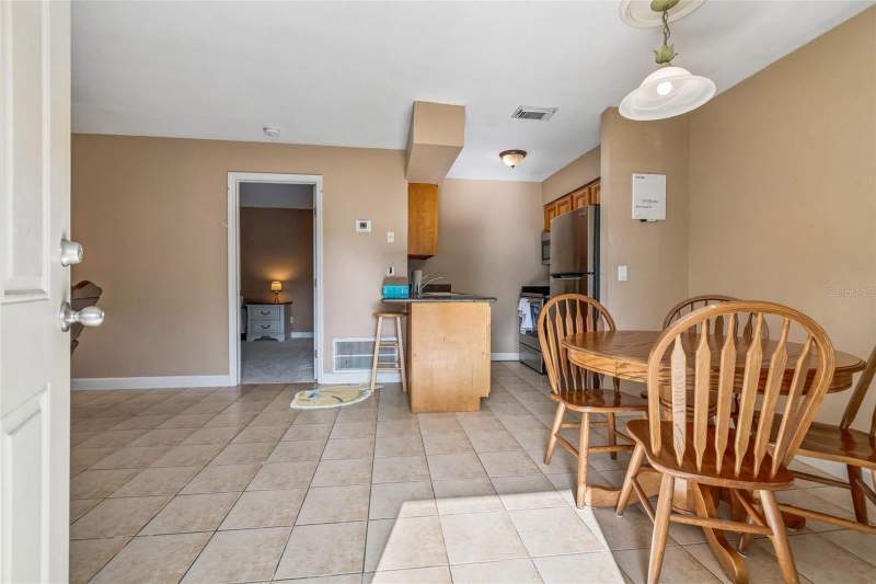 1 bedroom Condominium at 229 Red Maple Place, The Hamptons At Brandon A Condo, Brandon — photo 5