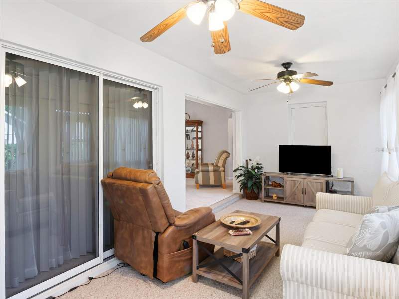 2 bedroom Single Family Residence at 3622 Eversholt Street, Manchester/Kings Rdg Ph 01, Clermont — photo 3