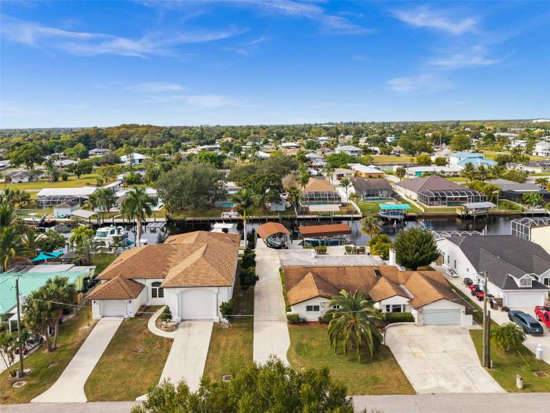 3 bedroom Single Family Residence at 2129 W Tobago Circle, Ft Myers Shores, Fort Myers — photo 2