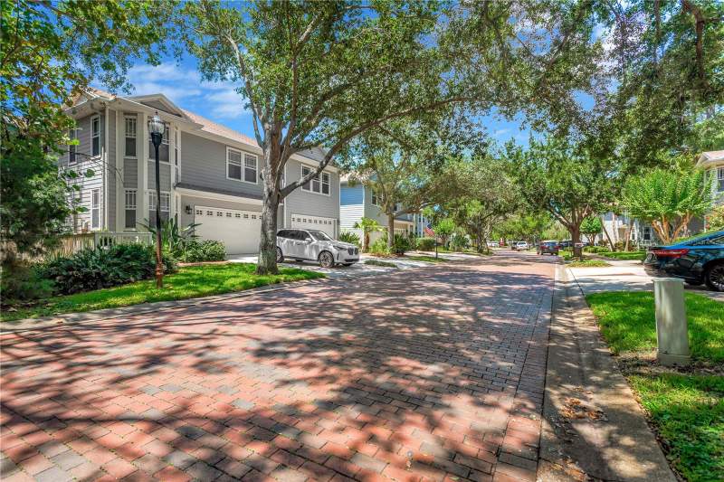 4 bedroom Townhouse at 2852 Bayshore Trails Dr, Bayshore Trails Twnhms, Tampa — photo 2