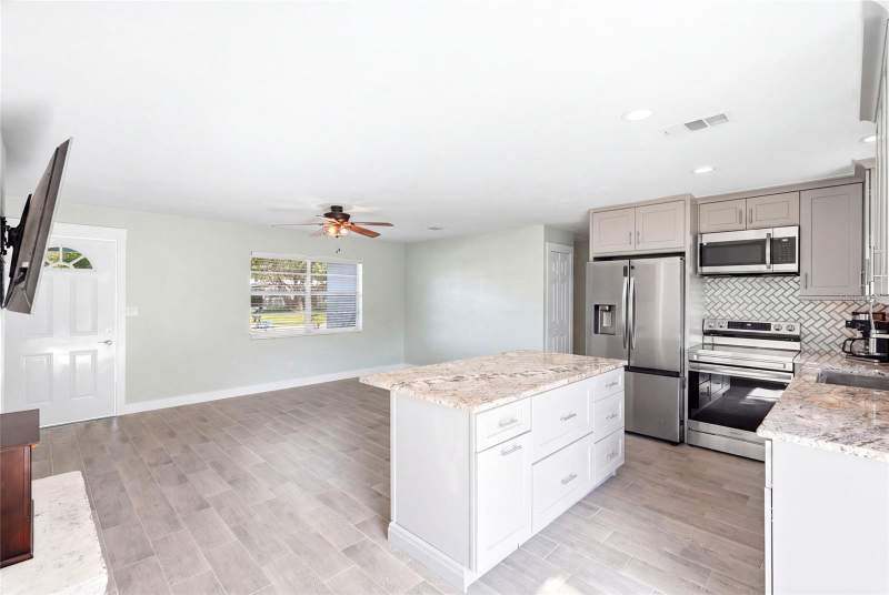 3 bedroom Single Family Residence at 8765 55th Way, Greendale Estates, Pinellas Park — photo 4