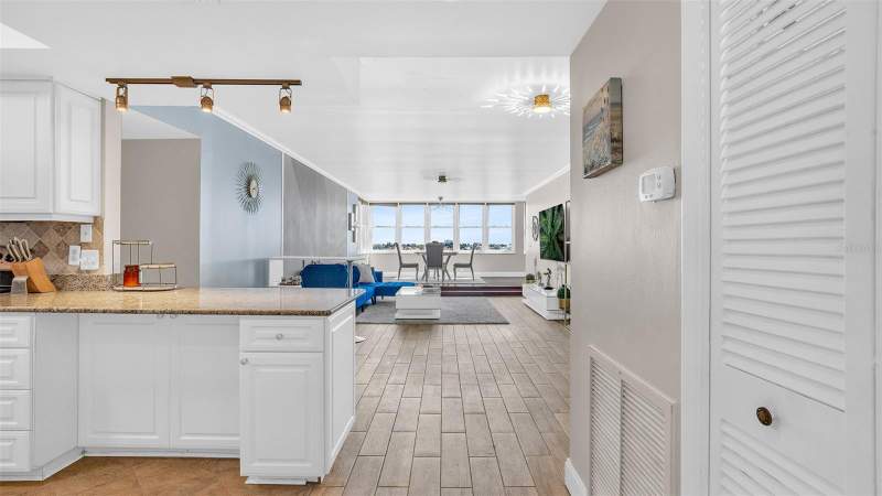 2 bedroom Condominium at 5130 BRITTANY DRIVE #507, BAYWAY ISLES POINT BRITTANY THREE, ST PETERSBURG — photo 5