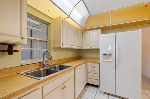 1027 Bluewater Drive, Sun City Center FL - photo 11 of 42