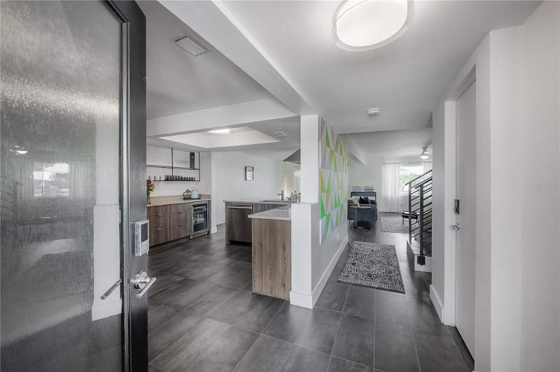 3 bedroom Single Family Residence at 8757 Bay Pointe Drive, Bay Crest Park Unit 21, Tampa — photo 3