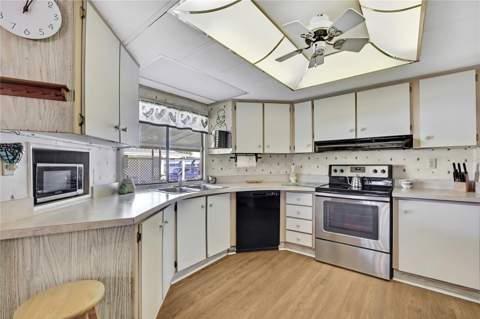 3141 Nantucket Drive, Holiday FL - photo 7 of 38