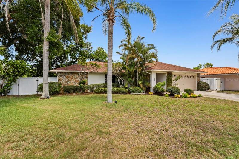 4 bedroom Single Family Residence at 3153 Carlos Drive, Spanish Acres, Dunedin — photo 2