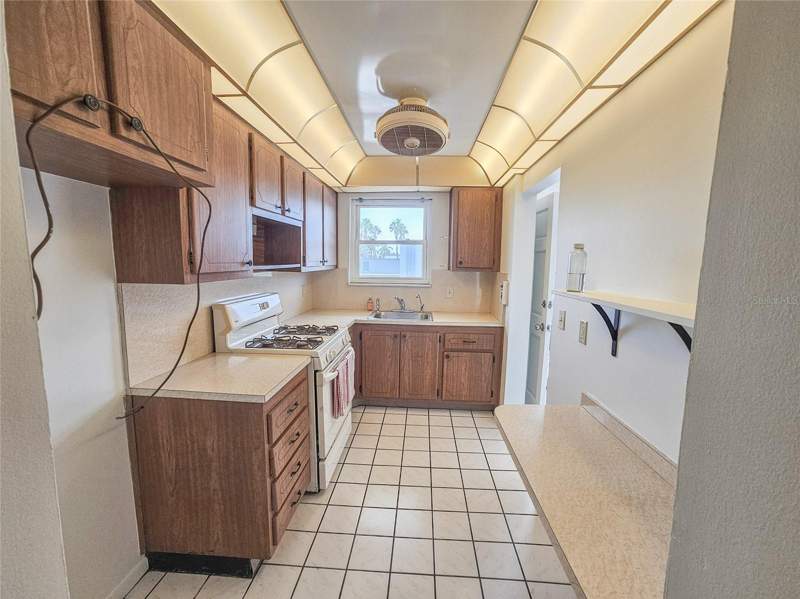 1 bedroom Condominium at 3128 59th Street #203, Town Shores Of Gulfport, Gulfport — photo 5