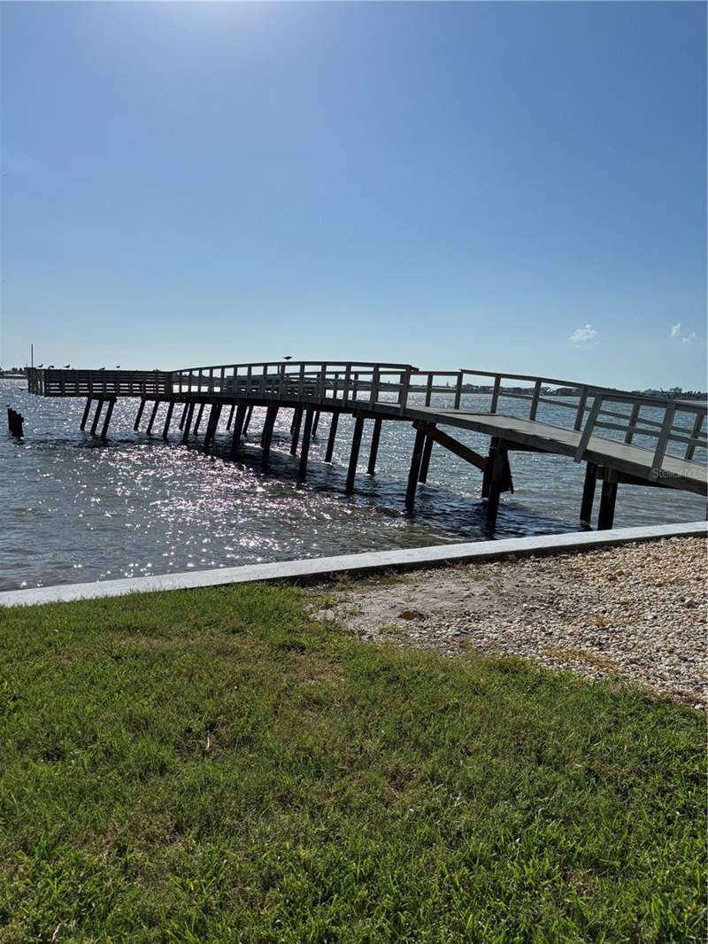 1 bedroom Condominium at 4725 Cove Circle #104, Columbia Towers Condo, St Petersburg — photo 5