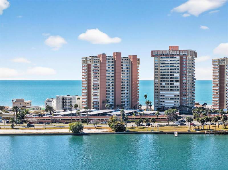 1 bedroom Condominium at 17920 Gulf Boulevard #102, Redington Towers Bldg 2 Condo, Redington Shores — photo 2