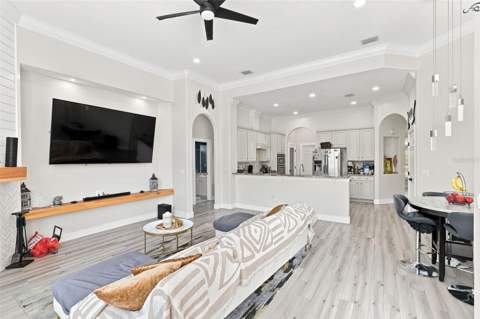 7746 Debeaubien Drive, Orlando FL - photo 16 of 44