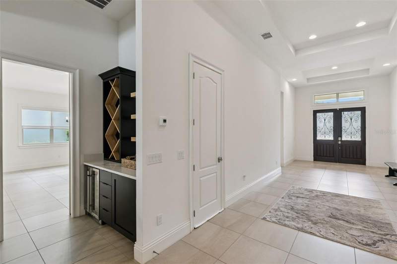 4 bedroom Single Family Residence at 10840 Mobberley Circle, Eagle Crk Ph 1C-2 Pt E Village F, Orlando — photo 4