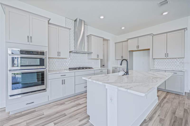 5 bedroom Single Family Residence at 17422 HONEYBELL TANGELO COURT, NORTHLAKE AT OVATION, WINTER GARDEN — photo 2