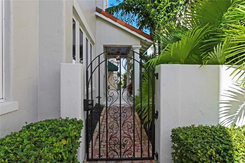 4 bedroom Townhouse at 1109 ABBEYS WAY, ST TROPEZ AT HARBOUR ISLAND PH, TAMPA — photo 3