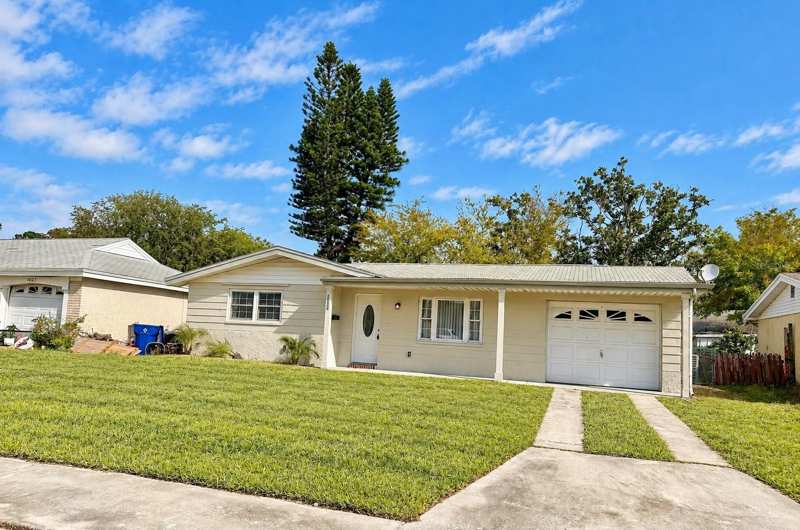 3 bedroom Single Family Residence at 4033 Newcastle Drive, Beacon Square, New Port Richey — photo 1