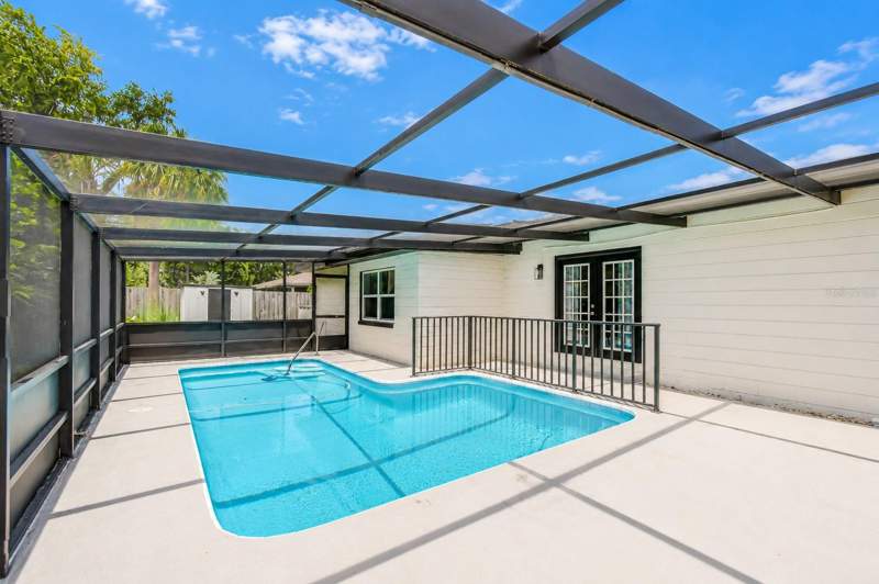 4 bedroom Single Family Residence at 6871 4th Street, Harbor Lights Blk 3 Rep, St Petersburg — photo 5