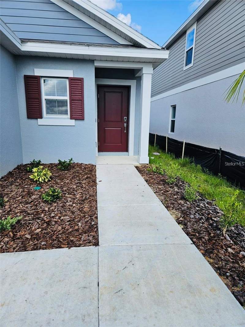 3 bedroom Single Family Residence at 26220 Feathergrass Circle, Windson At Leesburg Phase II, Leesburg — photo 2