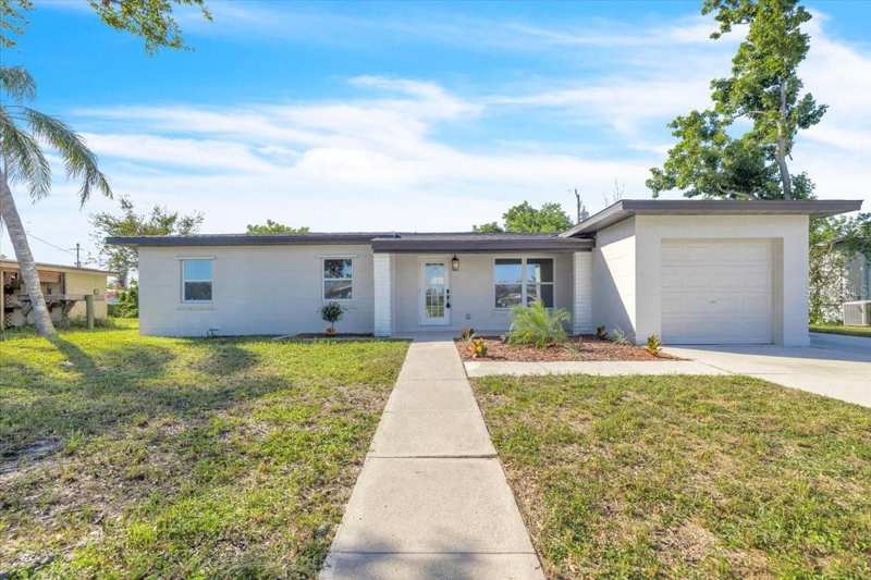 3 bedroom Single Family Residence at 400 Dalton Boulevard, Port Charlotte Sec 004, Port Charlotte — photo 1