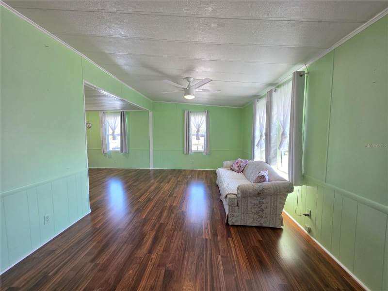 2 bedroom Manufactured Home at 8027 Eastern Circle Drive, High Point Mh Sub, Brooksville — photo 5