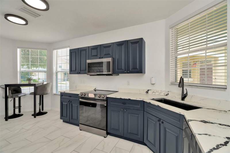 3 bedroom Townhouse at 6233 Olivedale Drive, Villages Of Bloomingdale Phase1, Riverview — photo 3