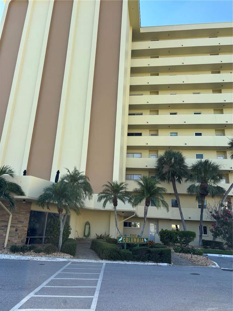 1 bedroom Condominium at 4725 Cove Circle #104, Columbia Towers Condo, St Petersburg — photo 2