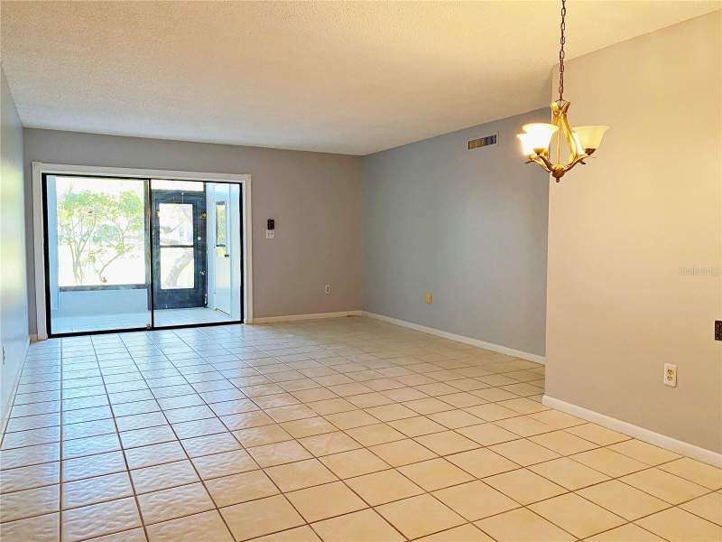 2 bedroom Condominium at 2700 Nebraska Avenue #5-105, Landings Condo The, Palm Harbor — photo 5