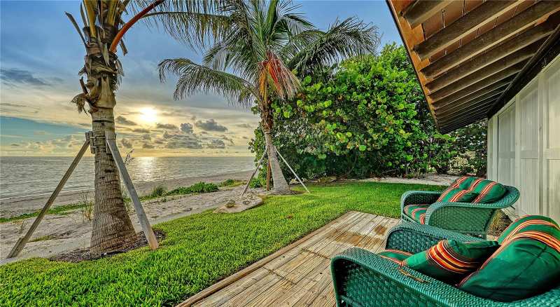 2 bedroom Single Family Residence at 2417 Casey Key Road, Casey Key, Nokomis — photo 1