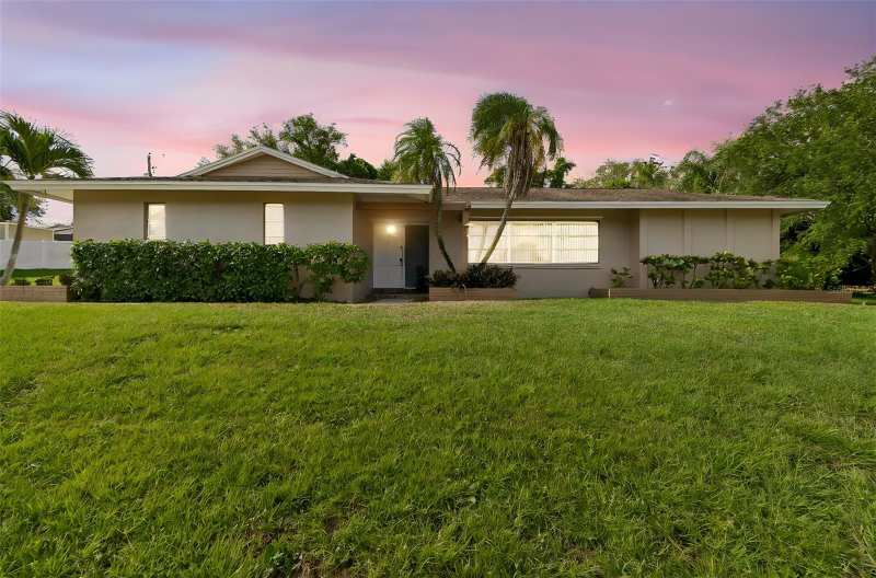 3 bedroom Single Family Residence at 1251 Holiday Drive, Turf & Surf Estates, Tarpon Springs — photo 1