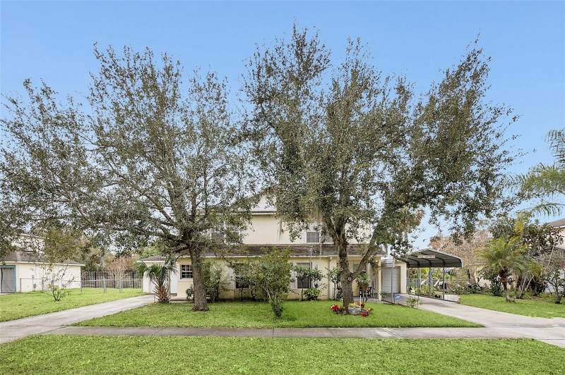 4 bedroom Half Duplex at 1209 W 6th Street, Seminole Park, Sanford — photo 2