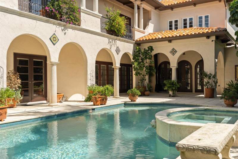 4 bedroom Single Family Residence at 4803 W Woodmere Road, Beach Park, Tampa — photo 4