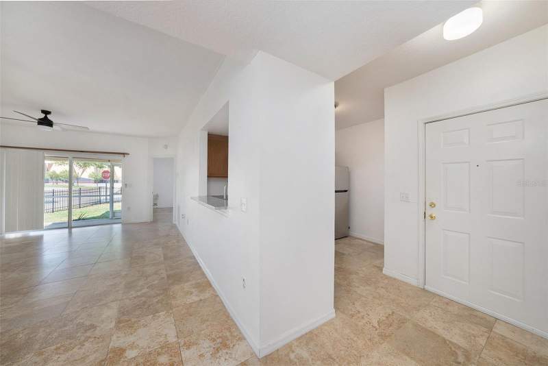 3 bedroom Condominium at 6011 Skydale Way #101, Villages Of Bloomingdale Condo, Riverview — photo 4