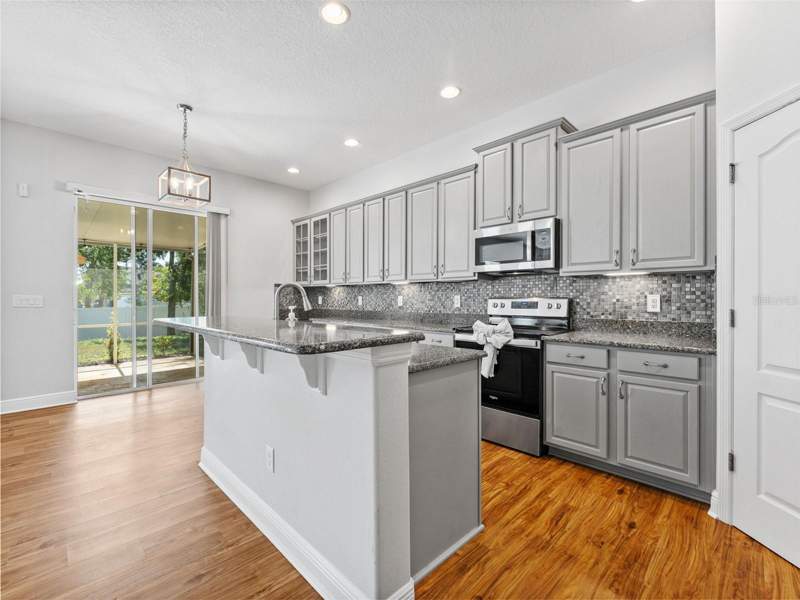 4 bedroom Single Family Residence at 7606 S Sparkman Street, Port Tampa City Map, Tampa — photo 5