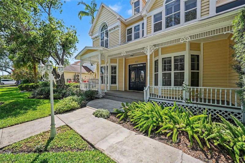 5 bedroom Single Family Residence at 833 MARCO DRIVE, RIVIERA BAY SECOND ADD PT REP & ADD, ST PETERSBURG — photo 2