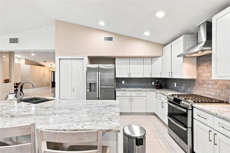4 bedroom Single Family Residence at 16502 Cayman Drive, Longboat Landing, Tampa — photo 2