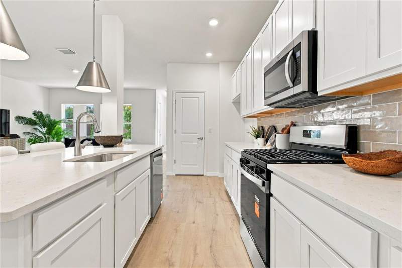 4 bedroom Single Family Residence at 2770 Soleta View, Soleta At Starkey Ranch, Odessa — photo 5