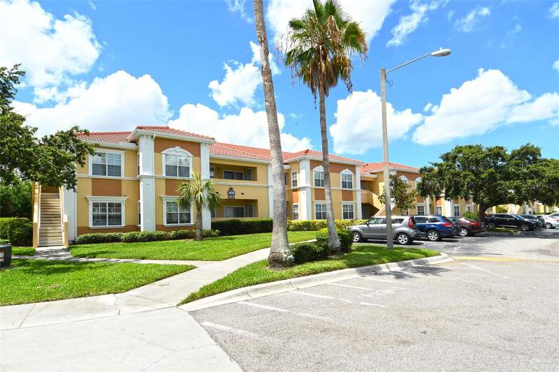 3 bedroom Condominium at 1010 Villagio Circle #201, Villagio, Sarasota — photo 2
