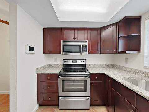 1750 Montana Avenue, St Petersburg FL - photo 12 of 48