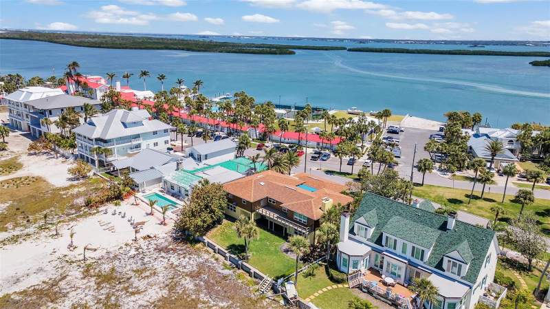 6 bedroom Single Family Residence at 1058 Eldorado Avenue, Carlouel, Clearwater Beach — photo 5