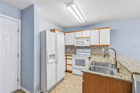 8431 Edgewater Place Boulevard, Tampa FL - photo 11 of 24