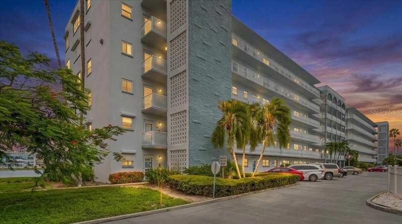 2 bedroom Condominium at 5925 Shore Boulevard #302, Town Shores Of Gulfport, Gulfport — photo 1
