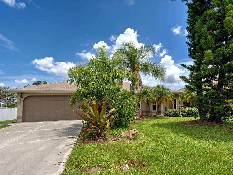 3 bedroom Single Family Residence at 23102 Madelyn Avenue, Port Charlotte Sec 015, Port Charlotte — photo 2