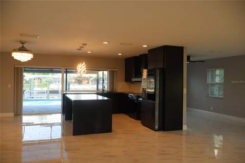1019 Spindle Palm Way, Apollo Beach FL - photo 12 of 81