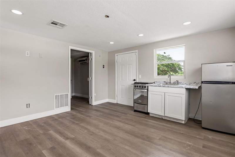 1 bedroom Single Family Residence at 250 LONGWOOD HILLS ROAD, LONGWOOD HILLS, LONGWOOD — photo 2