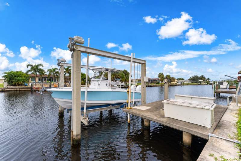 3 bedroom Single Family Residence at 21129 Edgewater Drive, Port Charlotte Sec 043, Port Charlotte — photo 4